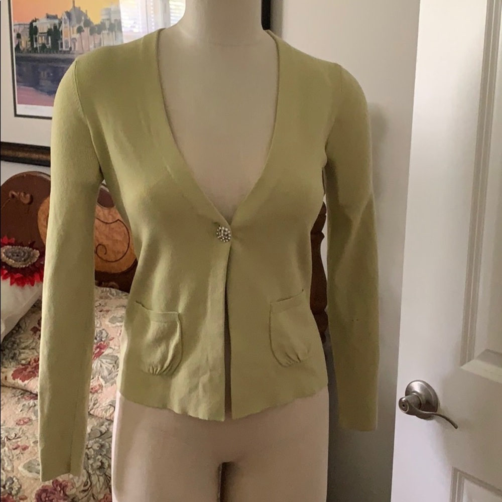 Light weight sweater